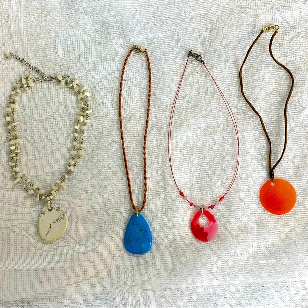 Pendant necklace bundle- 4 necklaces